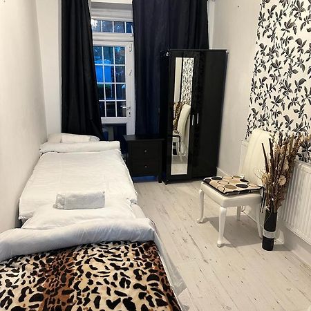 Happy Hours Home Stay Λονδίνο Εξωτερικό φωτογραφία