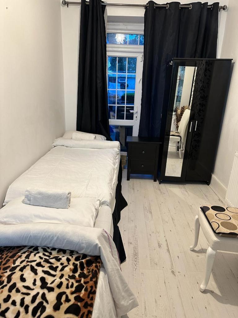Happy Hours Home Stay Λονδίνο Εξωτερικό φωτογραφία